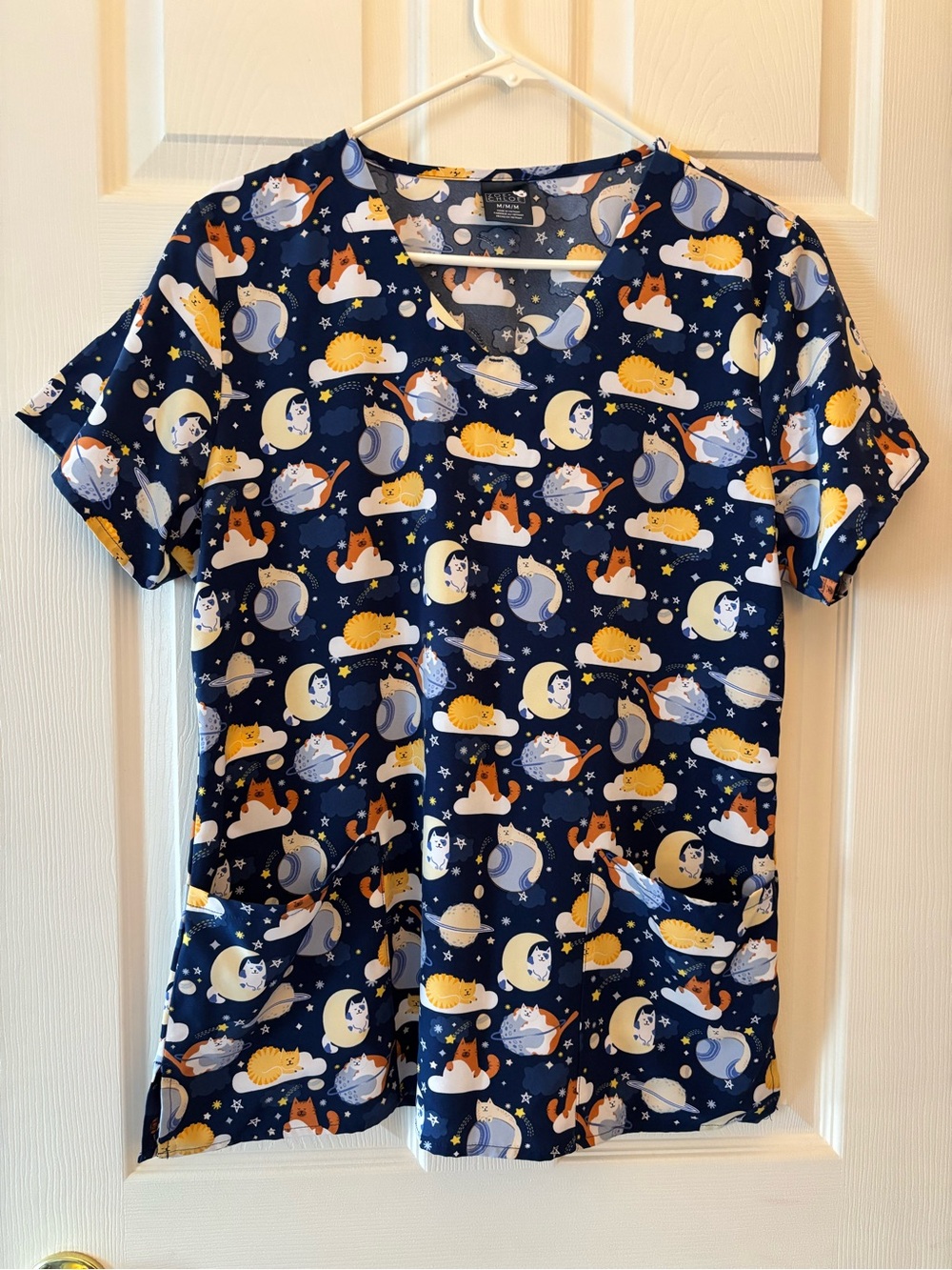 Zoe & Chloe Moon Cat Pattern Scrub Top Size Medium